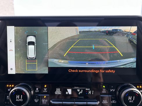 Used 2024 Toyota Highlander Platinum AWD/4WD image 33