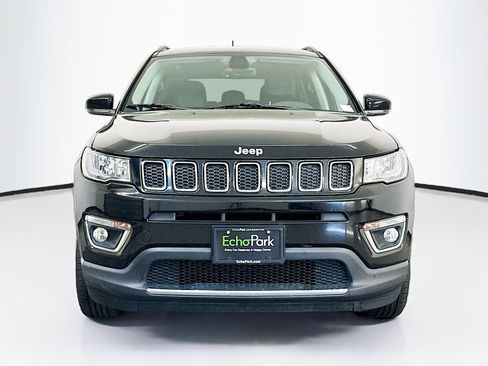 Used 2018 Jeep Compass Limited AWD/4WD image 2