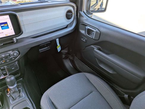 New 2026 Jeep Gladiator Sport image 17