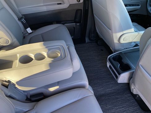 Used 2022 Honda Odyssey EX-L image 25