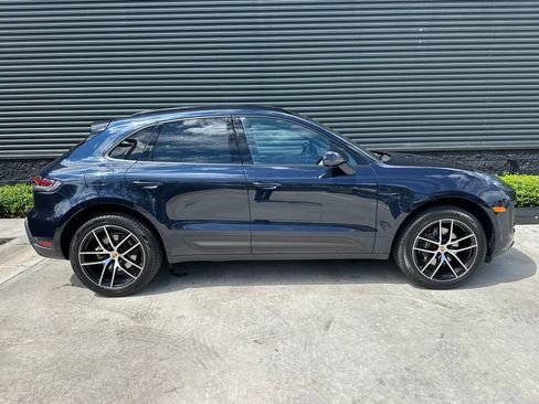 Certified 2023 Porsche Macan AWD/4WD image 10