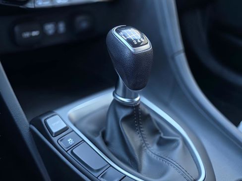 Used 2019 Hyundai Veloster 2.0 image 32