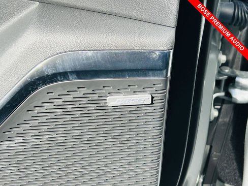 Used 2024 GMC Acadia Elevation w/ Black Edition image 4