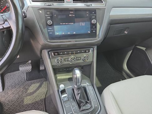 Used 2018 Volkswagen Tiguan SE w/ Panoramic Sunroof Package FWD image 21