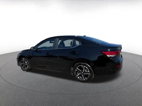 Used 2025 Nissan Sentra SV FWD image 9