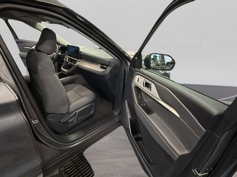 Certified 2025 Ford Explorer Active image 17