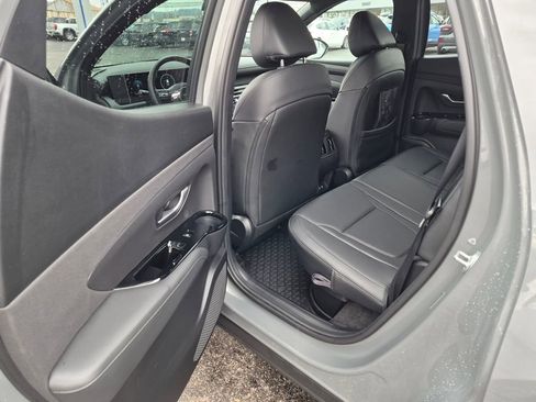 Used 2025 Hyundai Santa Cruz SEL image 25