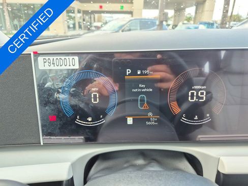 Used 2025 Hyundai Tucson SE image 15