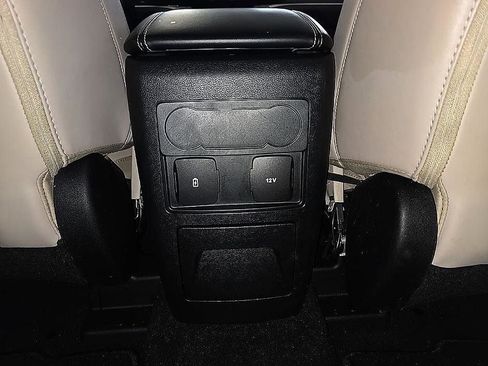 Used 2023 Ford Explorer XLT w/ Equipment Group 202A AWD/4WD image 36