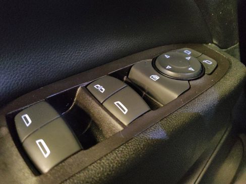 Used 2019 Chevrolet Equinox LT image 27