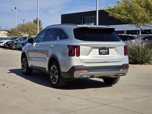 New 2026 Kia Sorento S image 3
