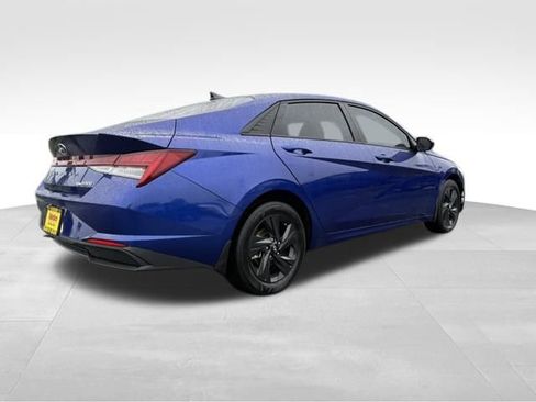 Used 2023 Hyundai Elantra Blue image 9