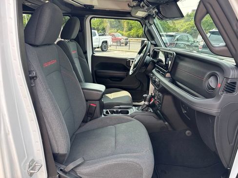 Used 2025 Jeep Wrangler Unlimited Rubicon AWD/4WD image 34