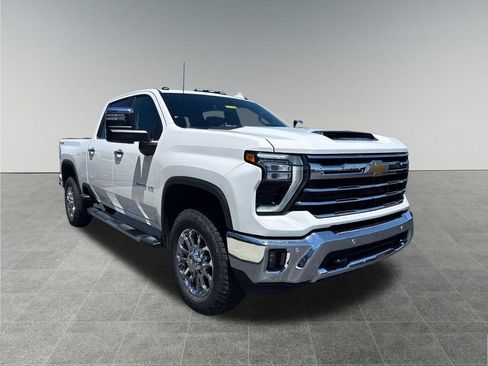 New 2026 Chevrolet Silverado 2500 LTZ w/ LTZ Convenience Package AWD/4WD image 8