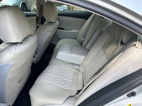 Used 2010 Lexus ES 350 FWD image 9