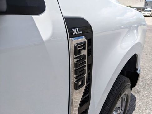 Used 2023 Ford F250 XL w/ XL Chrome Package AWD/4WD image 13