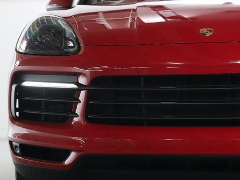 Used 2021 Porsche Cayenne Coupe image 39