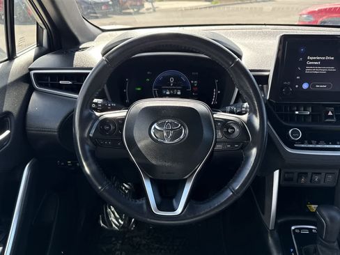 Used 2023 Toyota Corolla Cross XSE w/ Convenience Package image 16