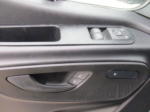 Used 2025 Mercedes-Benz Sprinter 2500 image 11