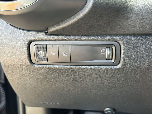 Used 2025 Chevrolet Equinox EV LT FWD image 16