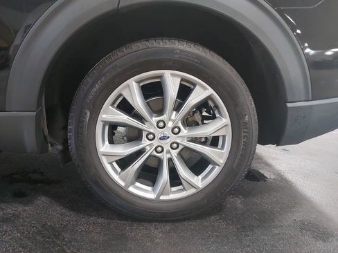 Used 2022 Ford Explorer XLT w/ Equipment Group 202A AWD/4WD image 36