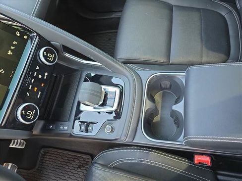 Certified 2024 Jaguar E-PACE R-Dynamic SE AWD/4WD image 24