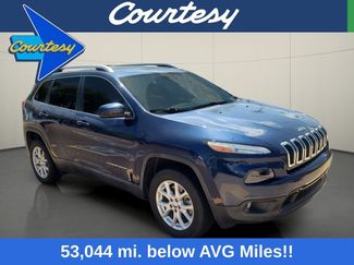 Used 2018 Jeep Cherokee Latitude Plus FWD video 1