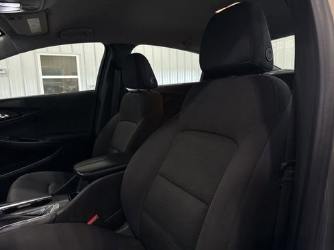 Used 2017 Chevrolet Malibu LT FWD image 22