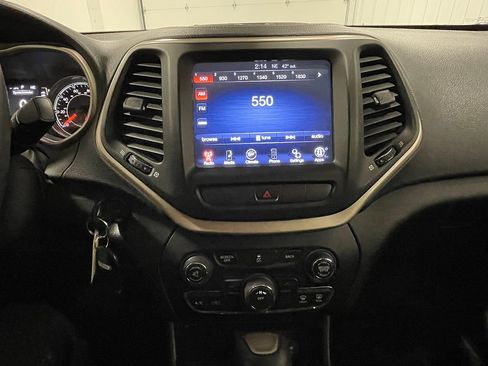 Used 2014 Jeep Cherokee Latitude image 27