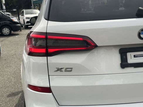 Used 2019 BMW X5 xDrive40i w/ M Sport Package AWD/4WD image 9