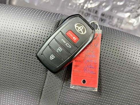 Used 2026 Toyota Camry XLE AWD/4WD image 31