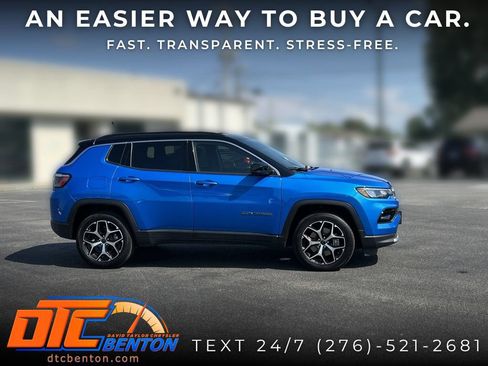 Used 2025 Jeep Compass Limited AWD/4WD image 2