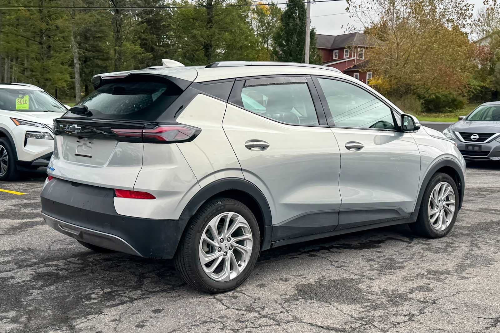 Used 2023 Chevrolet Bolt EUV LT w/ Driver Confidence Package FWD image 3