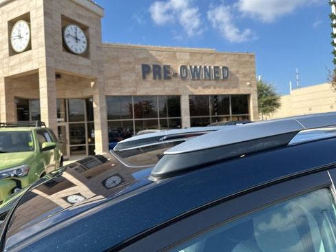 Used 2018 Toyota RAV4 Limited image 7