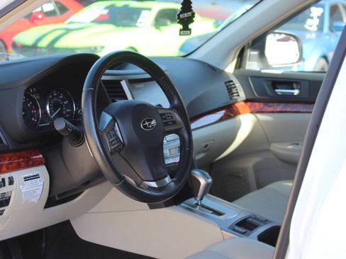 Used 2012 Subaru Outback 2.5i Limited AWD/4WD image 17