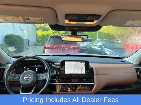 Used 2024 Nissan Pathfinder Platinum w/ Cargo Package AWD/4WD image 6