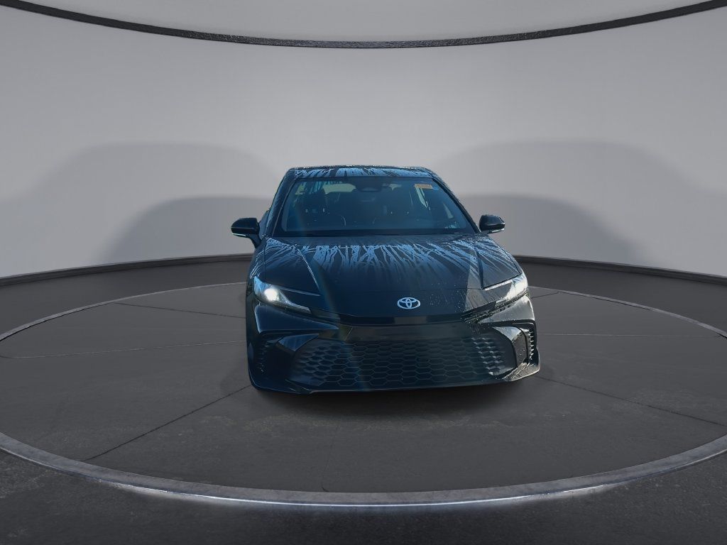 Used 2025 Toyota Camry SE FWD image 3