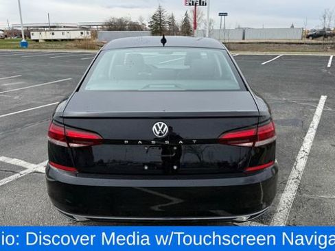 Used 2022 Volkswagen Passat 2.0T image 4