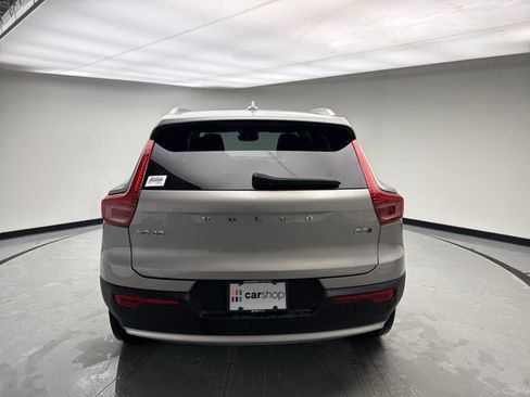 Used 2024 Volvo XC40 B5 Plus AWD/4WD image 4