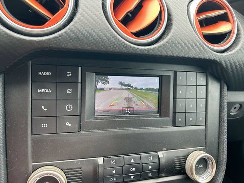 Used 2019 Ford Mustang Coupe RWD image 22