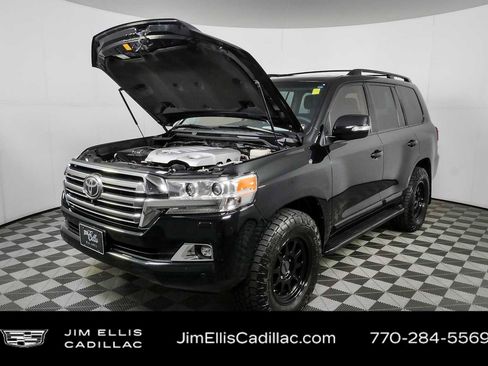 Used 2017 Toyota Land Cruiser w/ Preferred Accessory Package AWD/4WD image 34