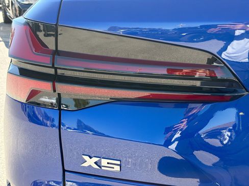 New 2026 BMW X5 M60i image 11