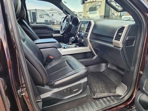 Used 2019 Ford F150 Lariat w/ Equipment Group 502A Luxury AWD/4WD image 17
