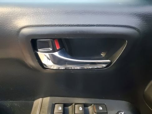 Used 2021 Toyota Tacoma TRD Sport w/ Technology Package image 27