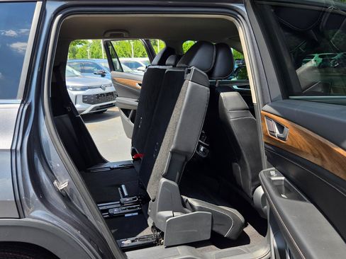 Used 2024 Volkswagen Atlas SE FWD image 49