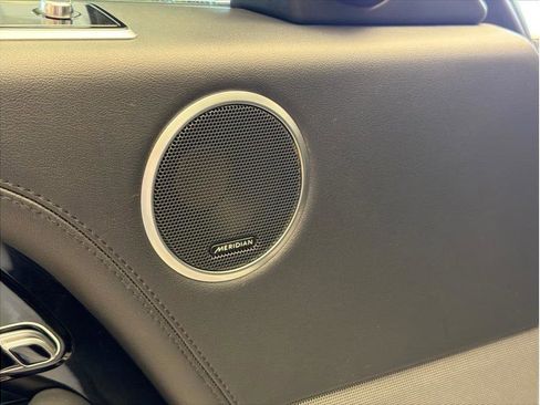 Used 2019 Land Rover Range Rover HSE image 12
