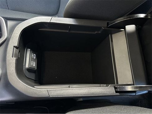 Used 2025 Toyota RAV4 LE image 30