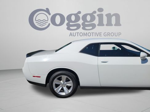 Used 2023 Dodge Challenger SXT RWD image 28