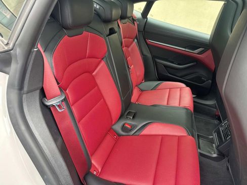 Used 2025 Porsche Taycan image 12