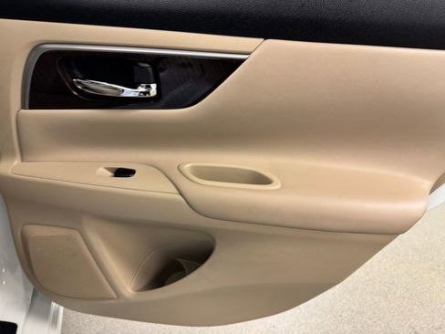 Used 2014 Nissan Altima 2.5 SL w/ Technology Package FWD image 24